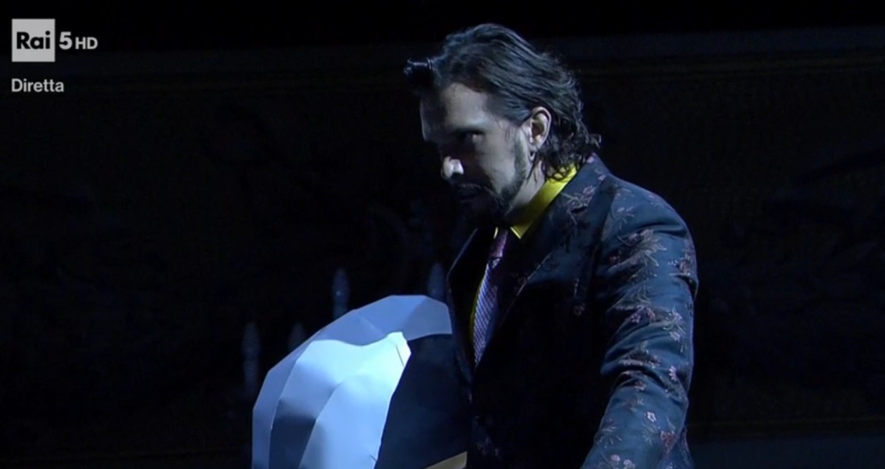 Immagine per Il teatro di Bergamo torna a vivere, il baritono di Mossa Federici tra i protagonisti della ripartenza